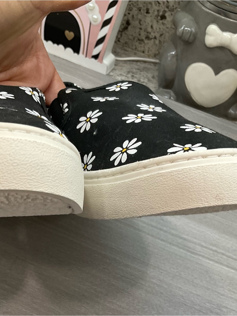 NWOT OLD NAVY CANVAS DAISY SLIP ON SNEAKERS - Picture 4 of 7
